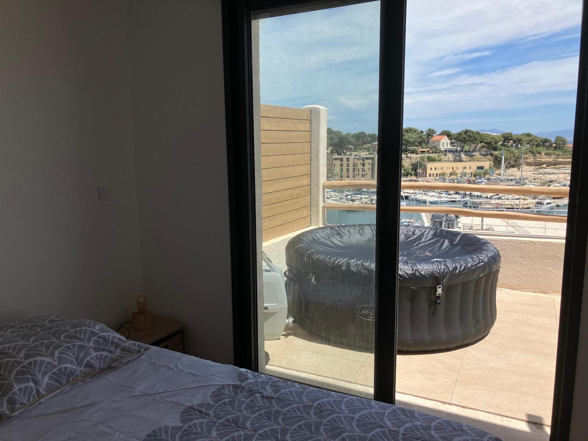 Апартаменты T2 Vue Sur Le Port Jacuzzi Terrasse Et Parking Карри-ле-Руэ Экстерьер фото